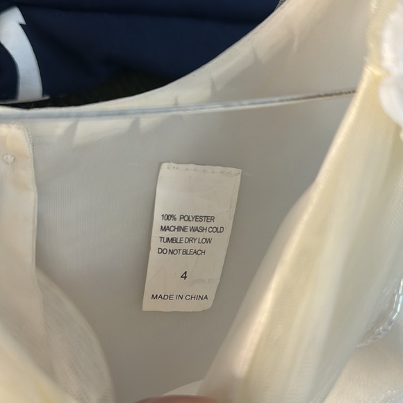 GIRLS WHITE GOWN (GRADUATION, CHRISTENING, BAT MITZVAH, WEDDINGS, EVENTS, ETC) - Picture 9 of 9